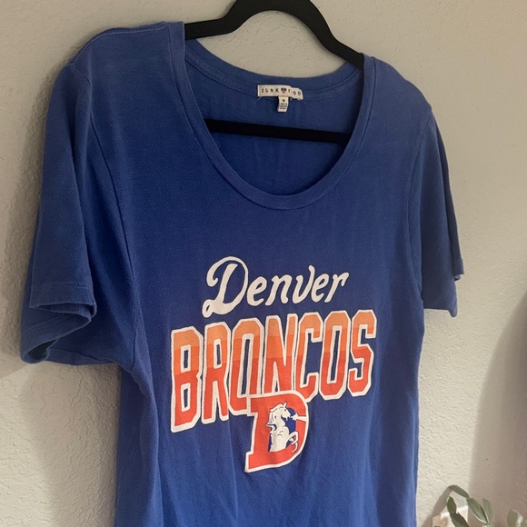 Junk Food Womens Top T-Shirt Denver Broncos Football Blue Orange Size Medium - Picture 4 of 12